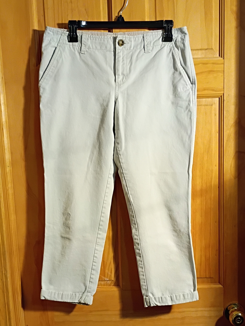 Old Navy Light Cream Capris